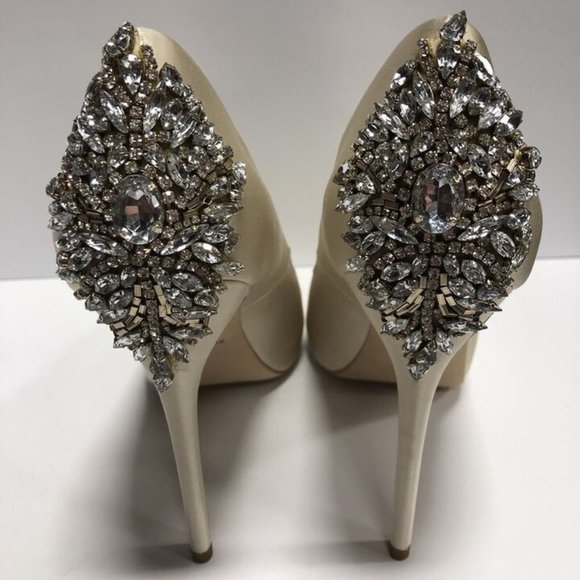 Badgley Mischka Women’s Kiara, High Heel Pumps Ivory Satin, Size 11M. - Picture 4 of 6